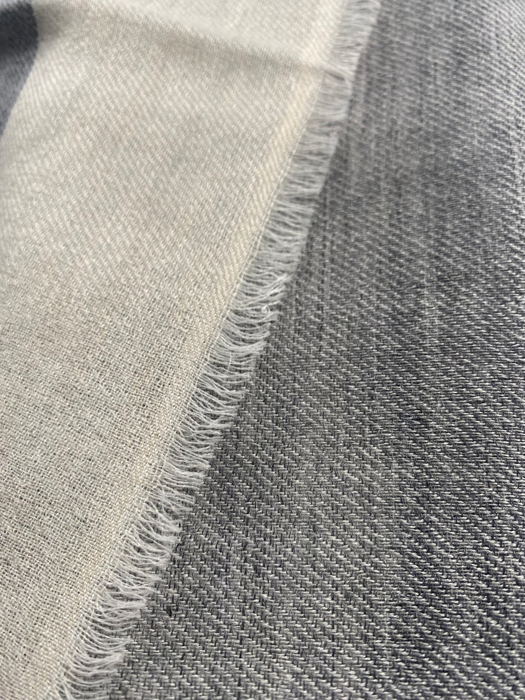 Flow & Check - Bold, Grau & Beige - aura cashmere