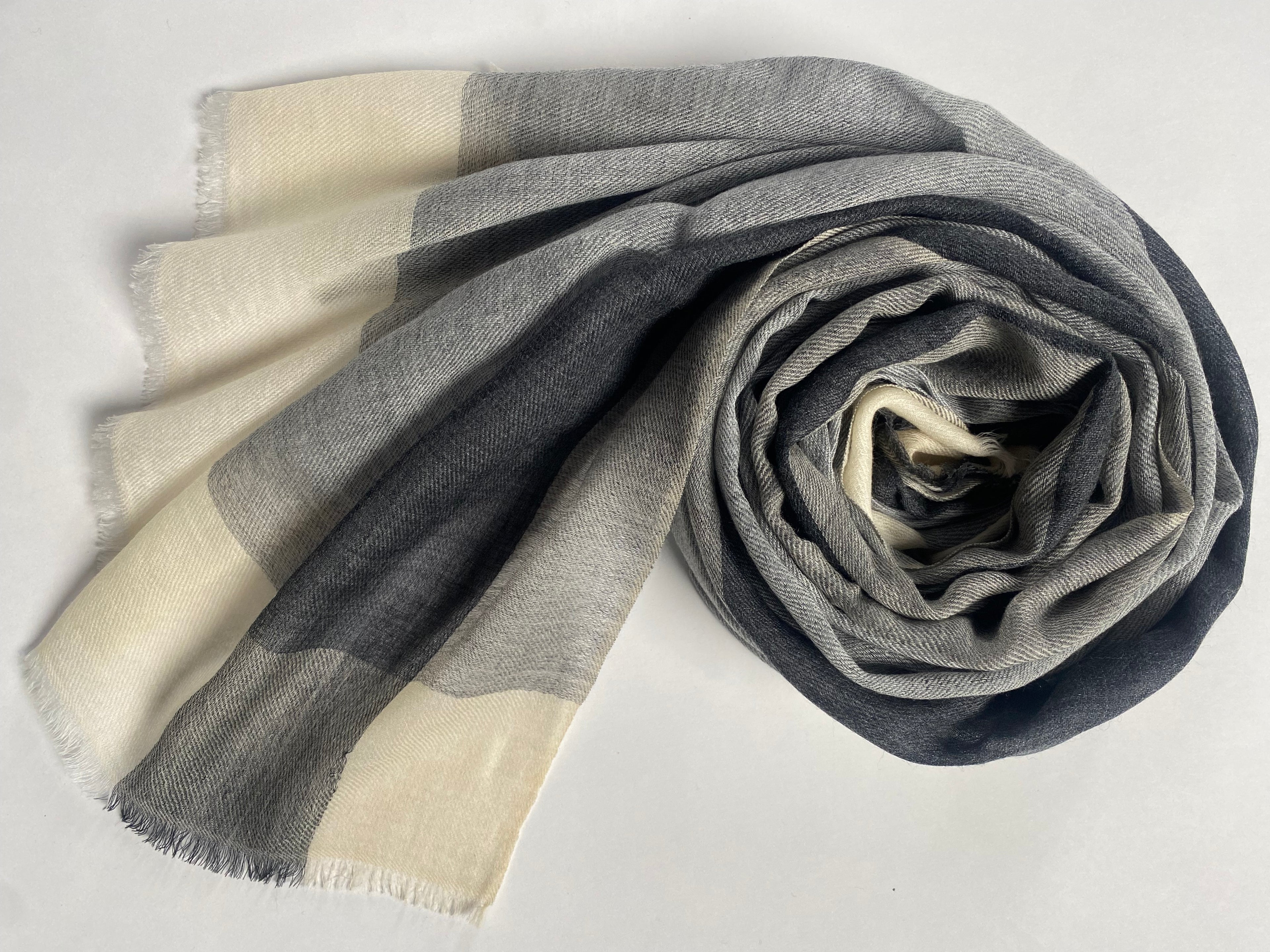 Flow & Check - Bold, Grau & Beige - aura cashmere