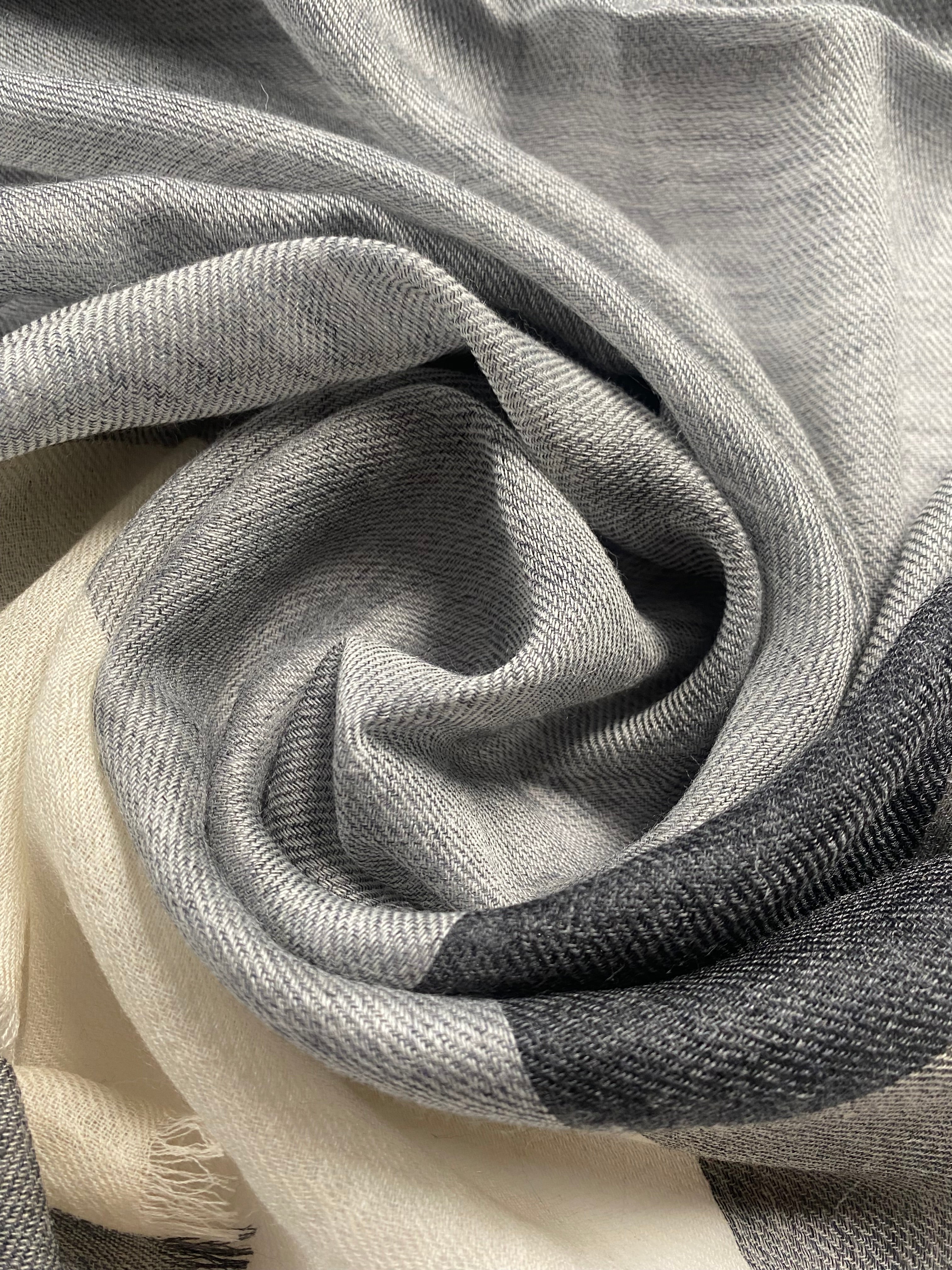 Flow & Check - Bold, Grau & Beige - aura cashmere
