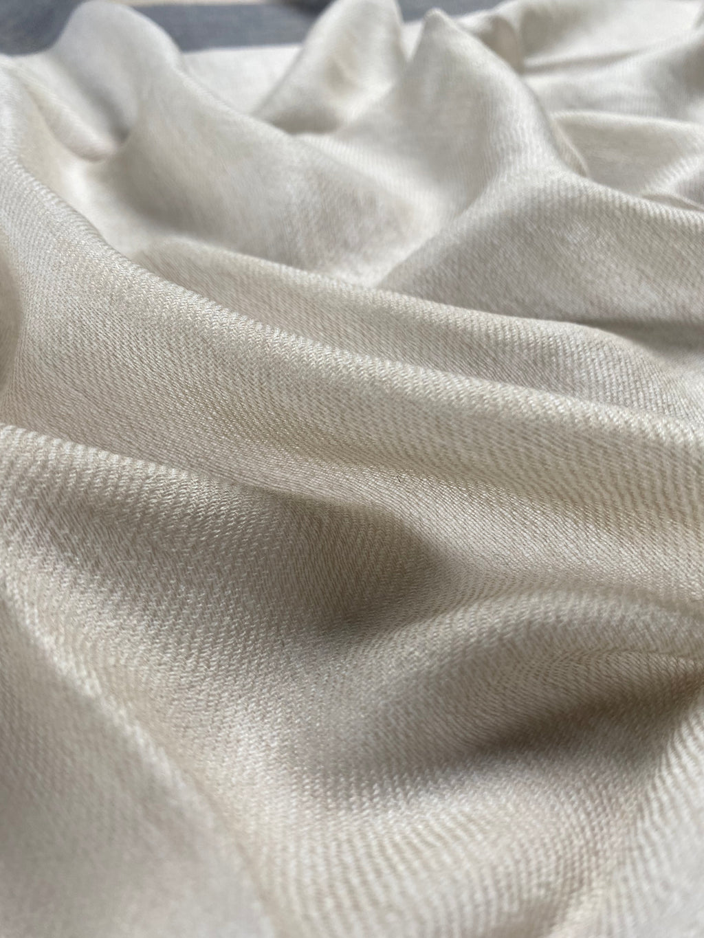 Flow & Check – Subtle - Grau & Sand - aura cashmere