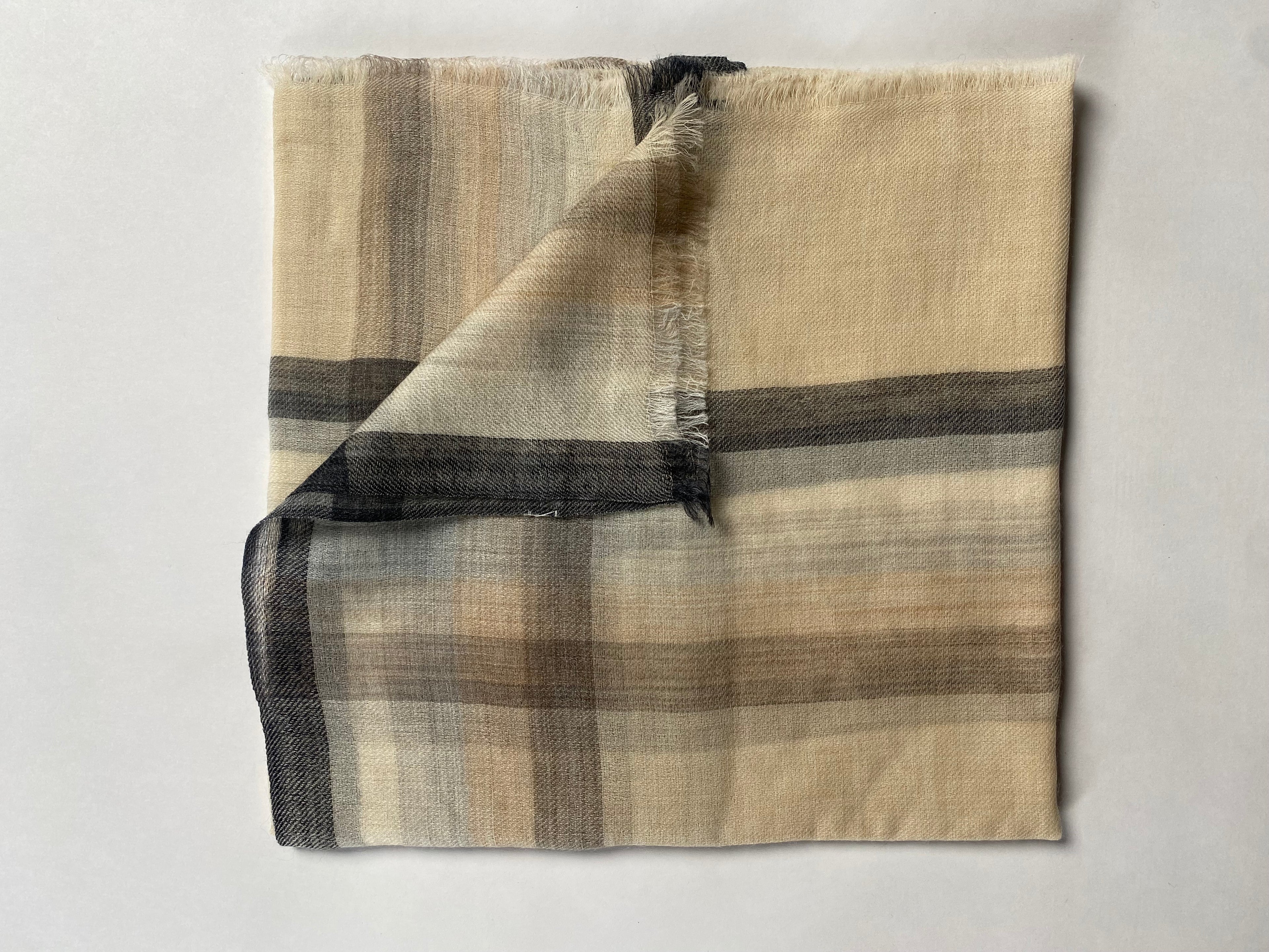 Flow & Check – Subtle - Beige & Schwarz - aura cashmere