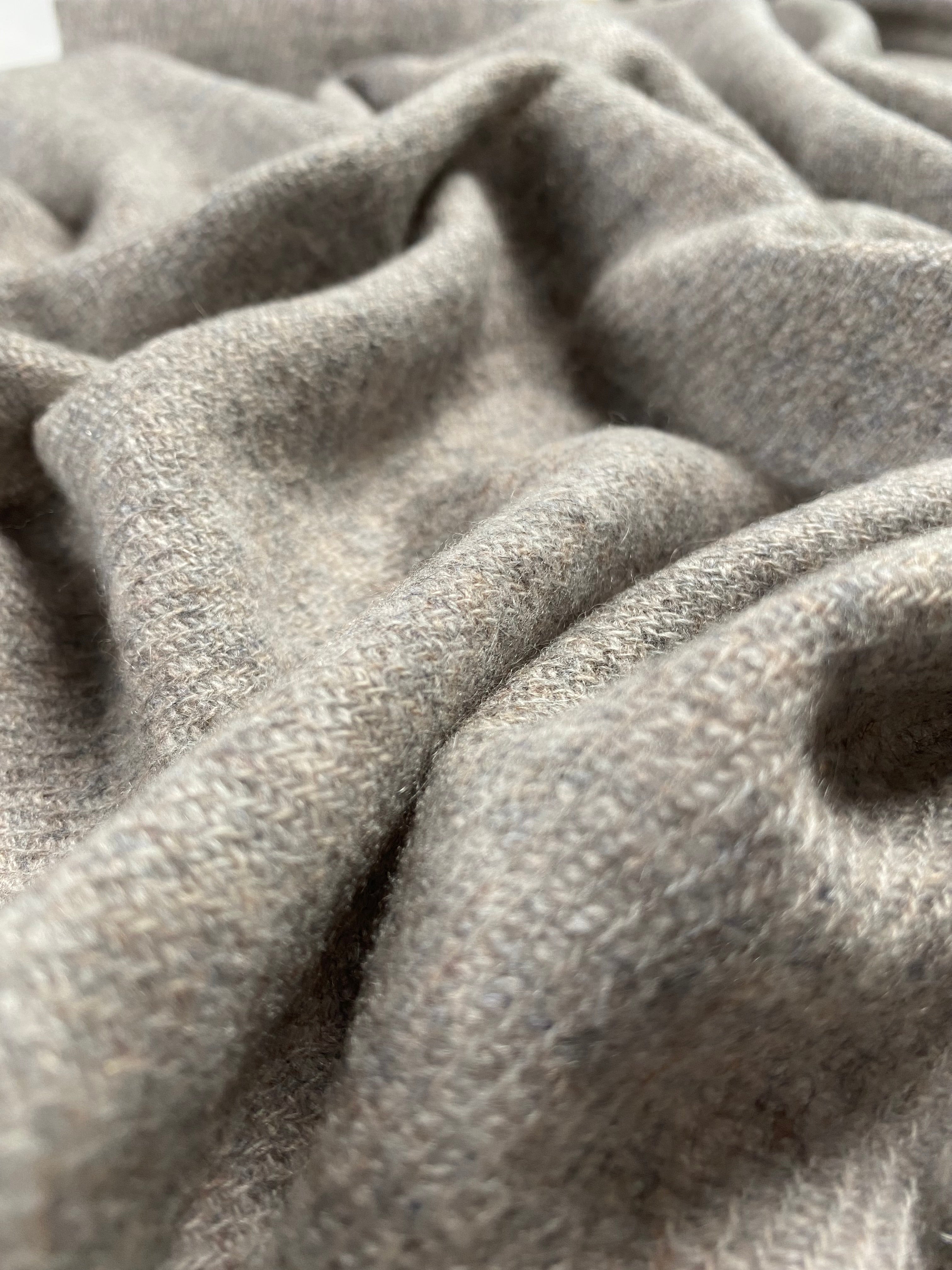 Double Lock Cashmere Schal - Natural Dark Grey - aura cashmere