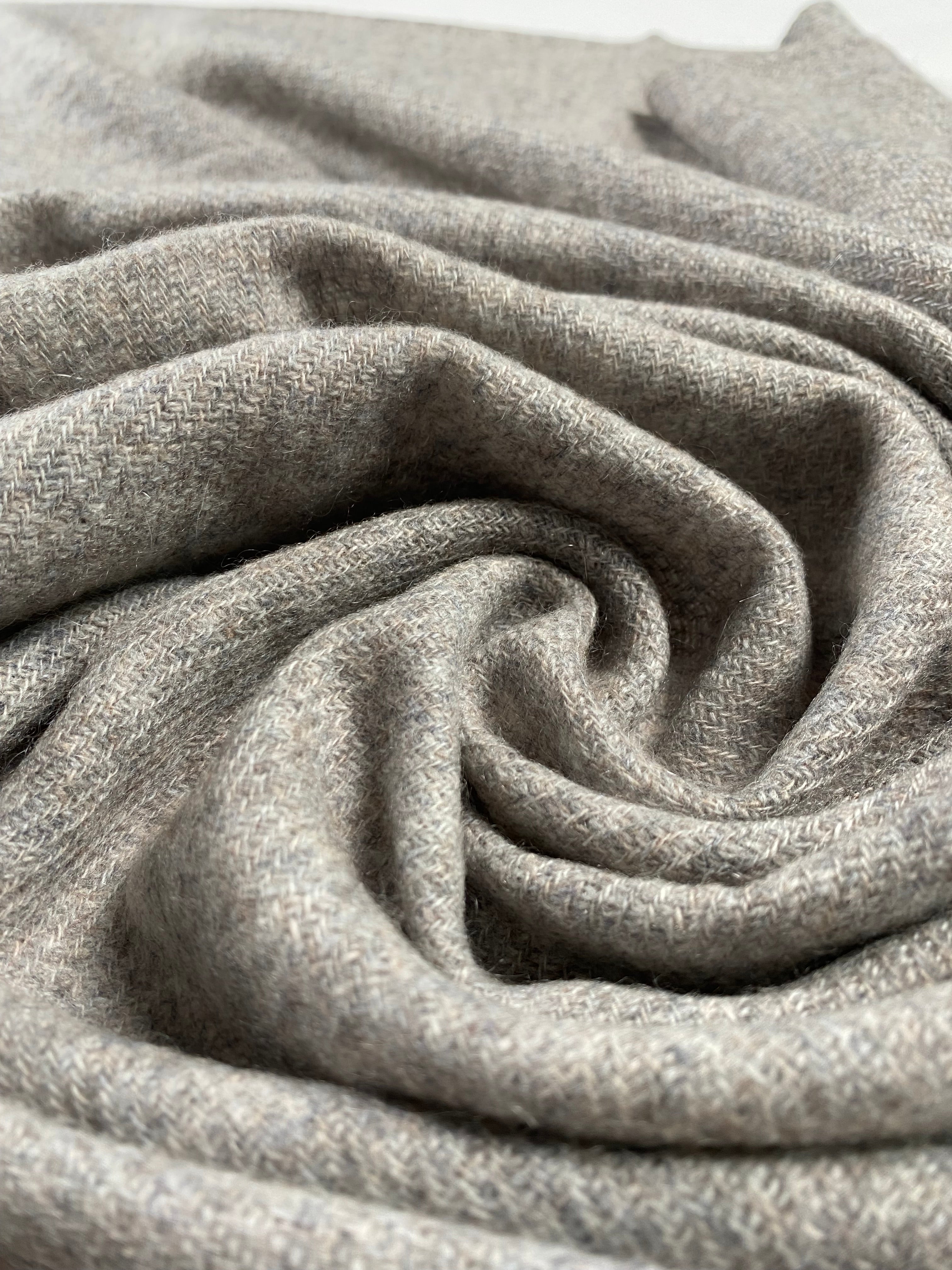 Double Lock Cashmere Schal - Natural Dark Grey - aura cashmere