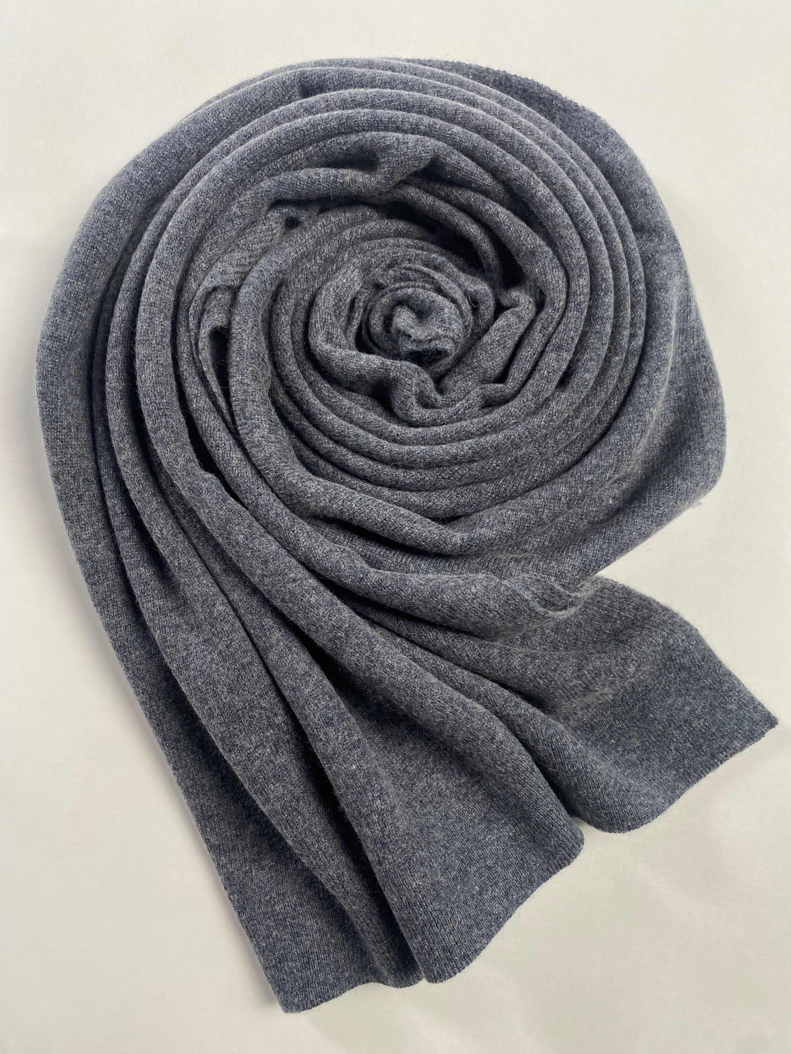 Knitted Cashmere Schal - Dunkelgrau - aura cashmere