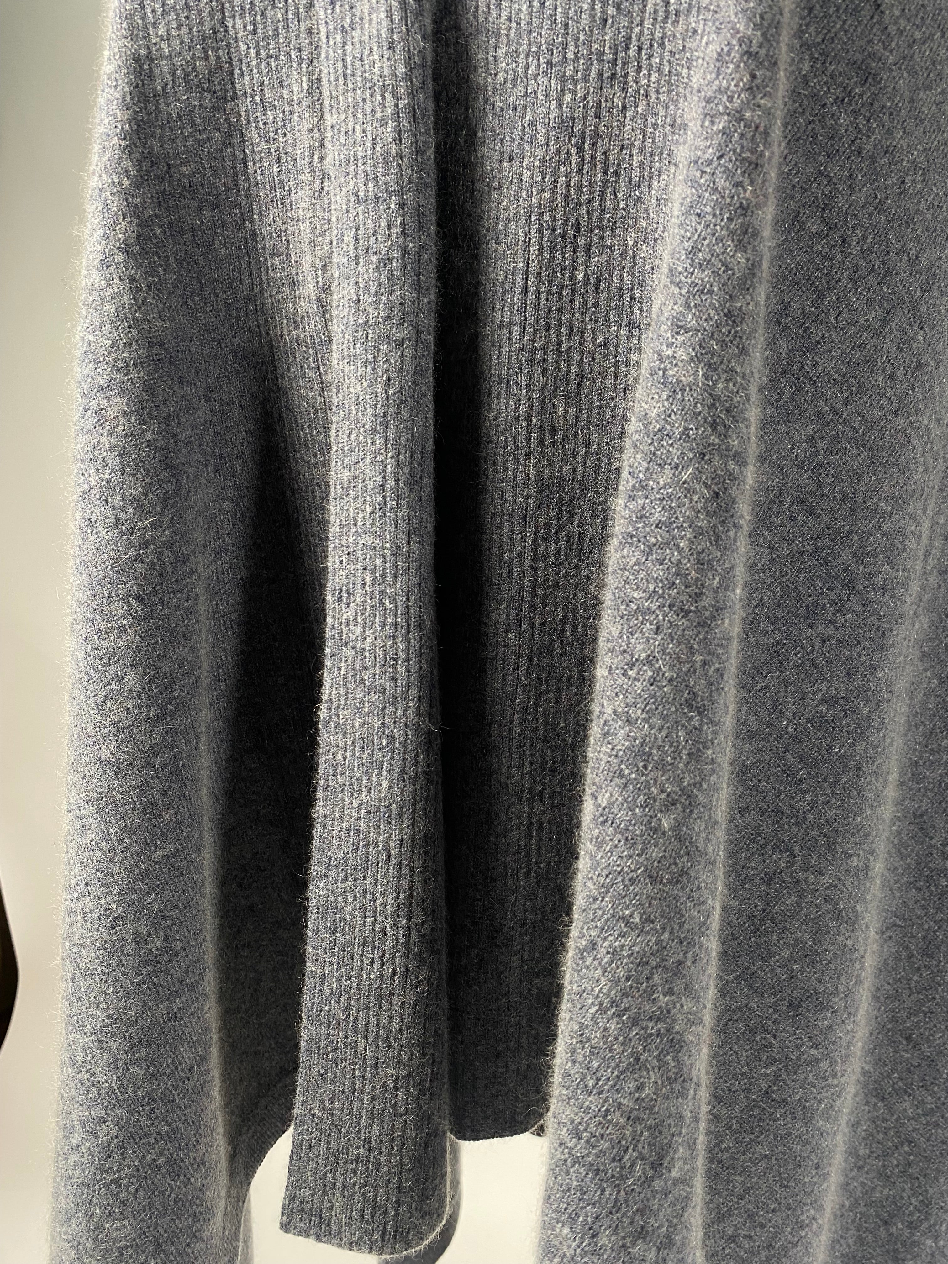 Luxury Cashmere Blend Cape - Dunkelgrau - aura cashmere