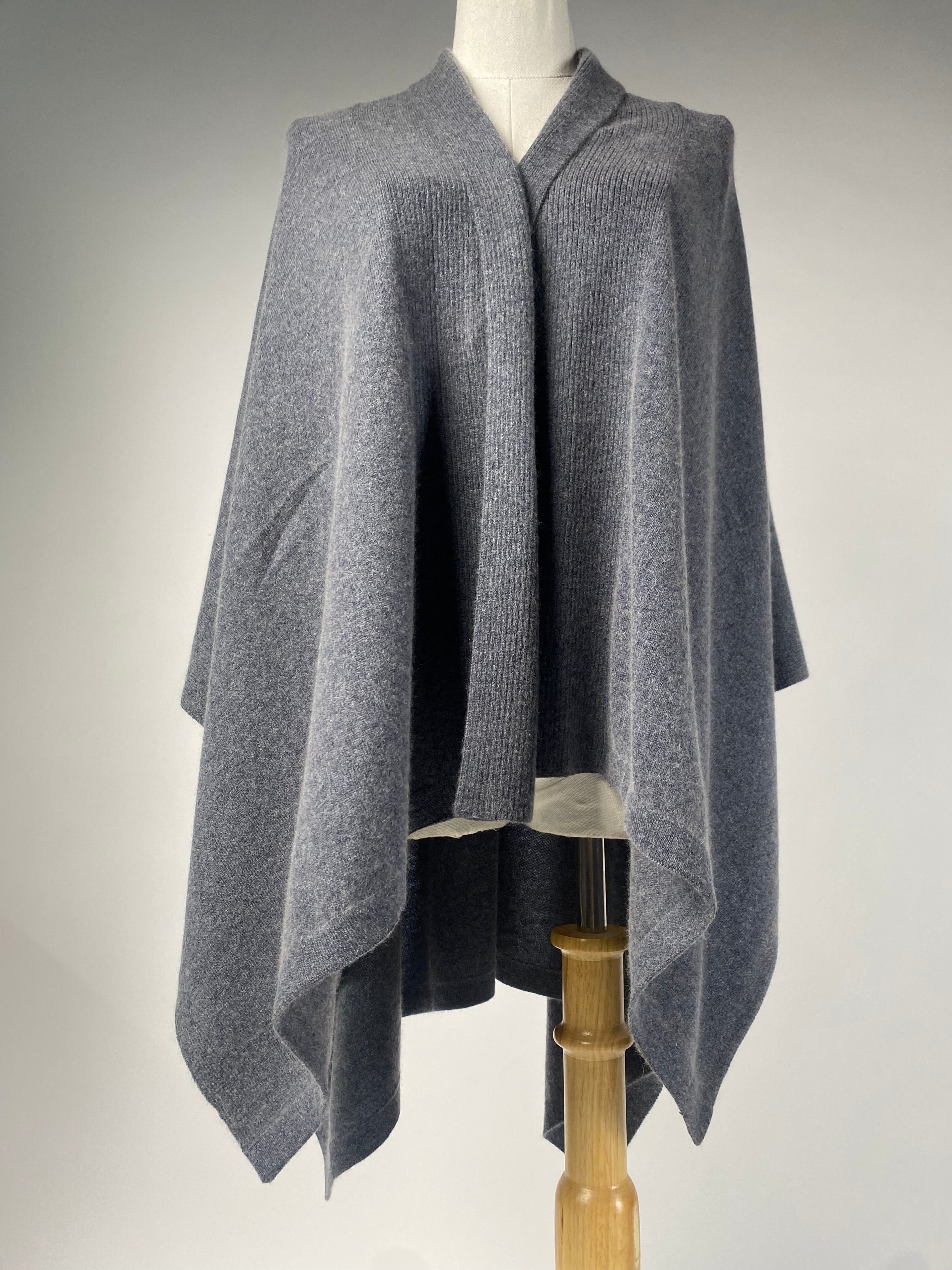 Luxury Cashmere Blend Cape - Dunkelgrau - aura cashmere