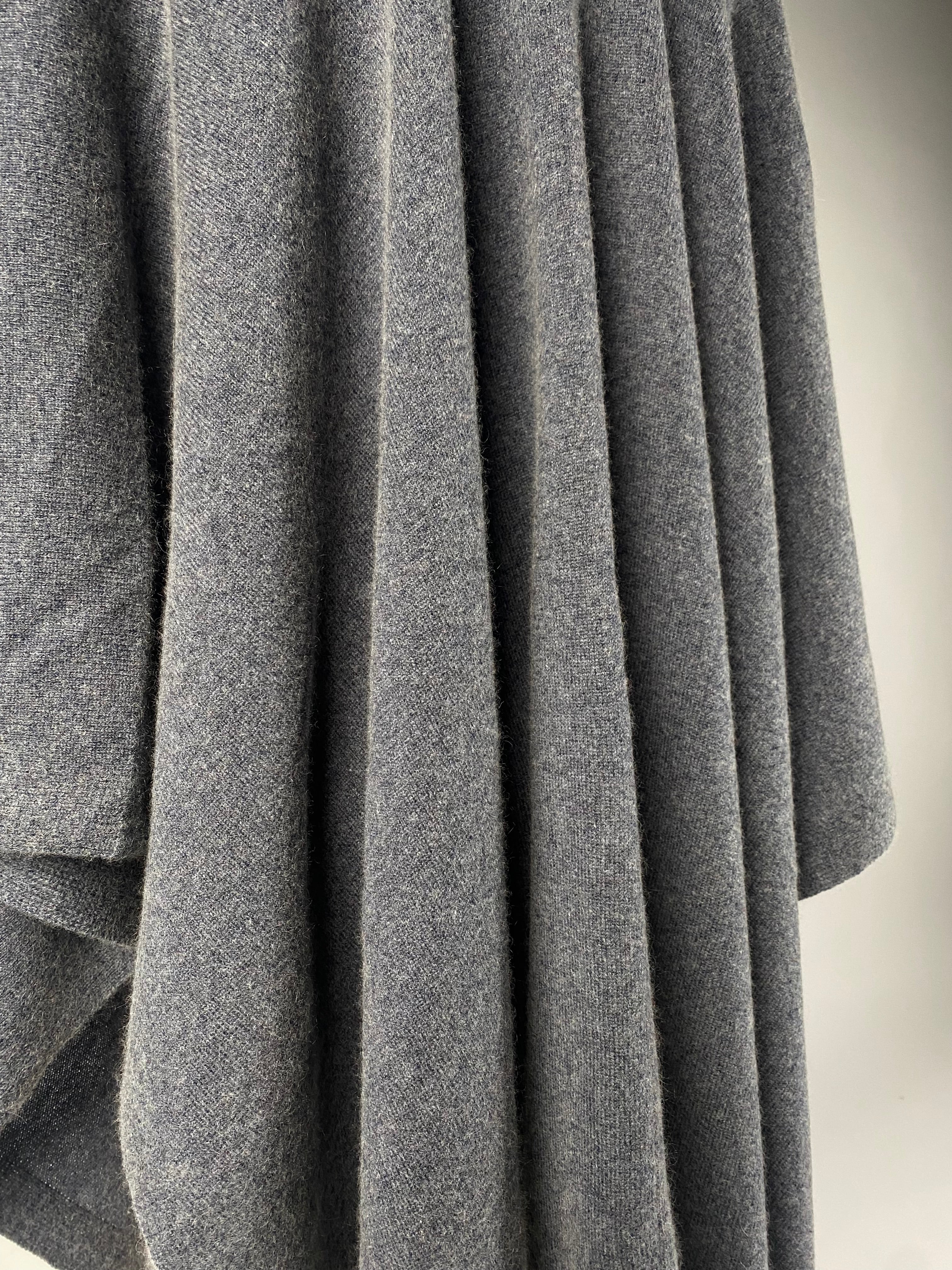 Luxury Cashmere Blend Cape - Dunkelgrau - aura cashmere