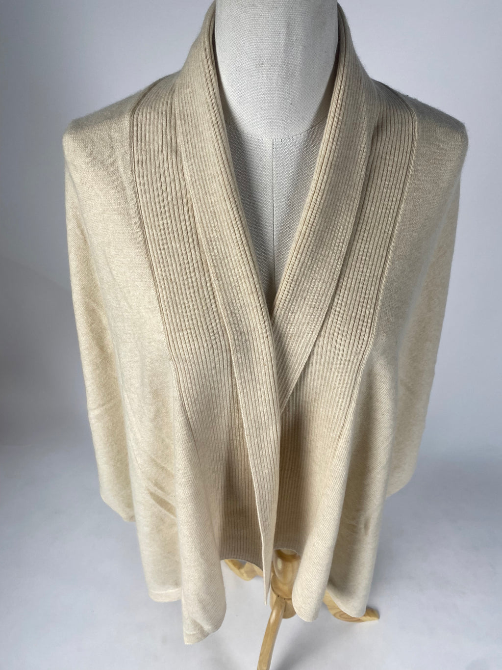 Luxury Cashmere Blend Cape - Beige - aura cashmere