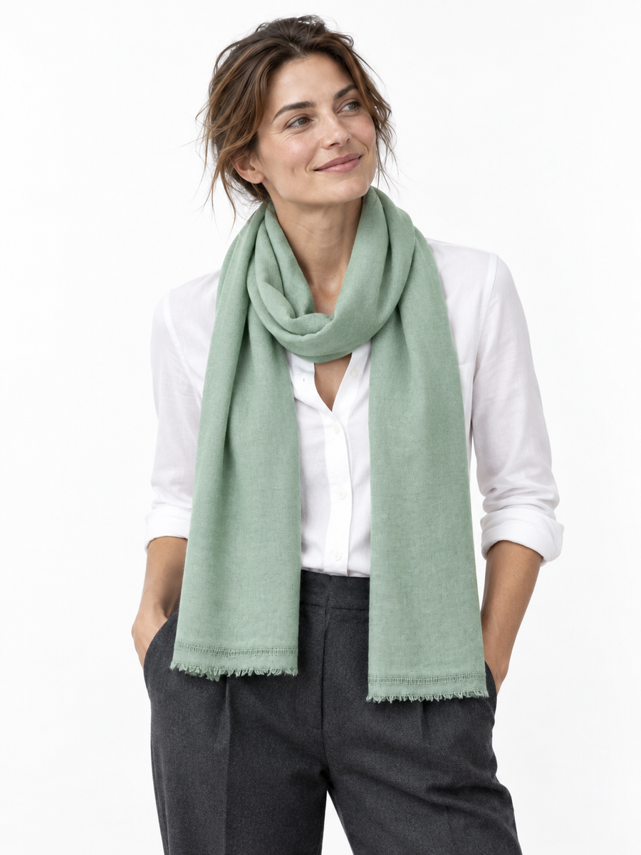 Aura – green-woman · Studio-Bildstudie