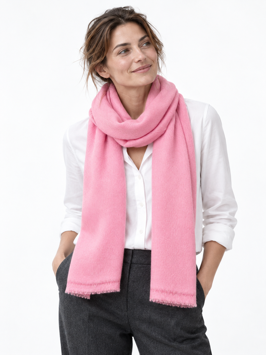 Aura – pink-woman · Studio-Bildstudie