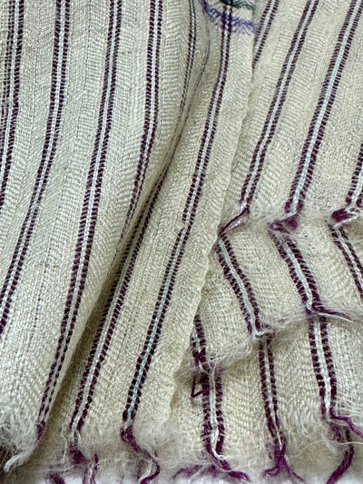 Aura Kashmir Aubergine Crosswind – handgewebter Cashmere-Schal, Produktansicht 3