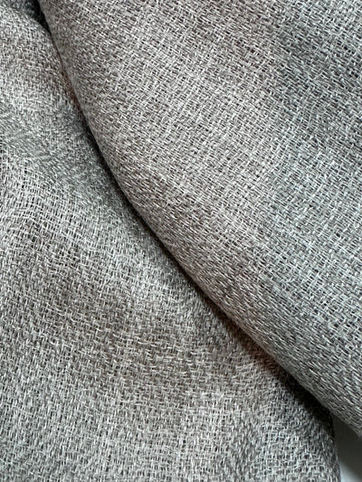 Aura Kashmir Basalt – handgewebter Cashmere-Schal, Produktansicht 6