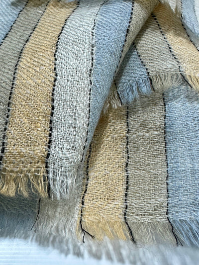 Aura Kashmir Coastal Lines – handgewebter Cashmere-Schal, Produktansicht 4