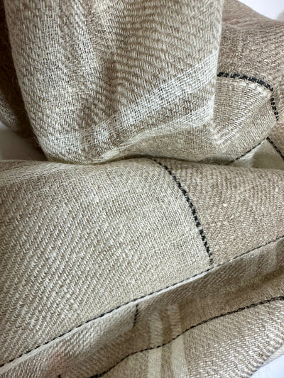 Aura Kashmir Earth Check – handgewebter Cashmere-Schal, Produktansicht 5