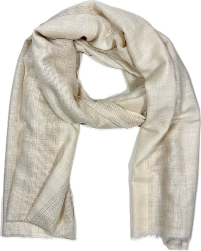 Aura Kashmir Stonefield Stripe – handgewebter Cashmere-Schal, drapierte Ansicht