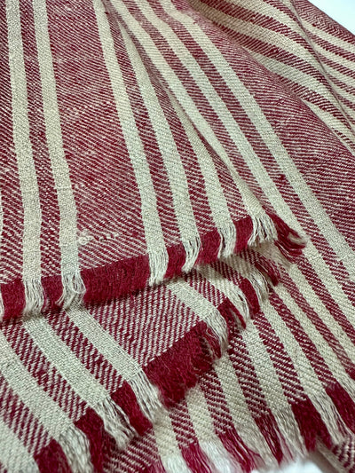 Aura Kashmiri - Bordeaux Check – Cashmere-Stola 100 × 200 cm, Produktansicht 4