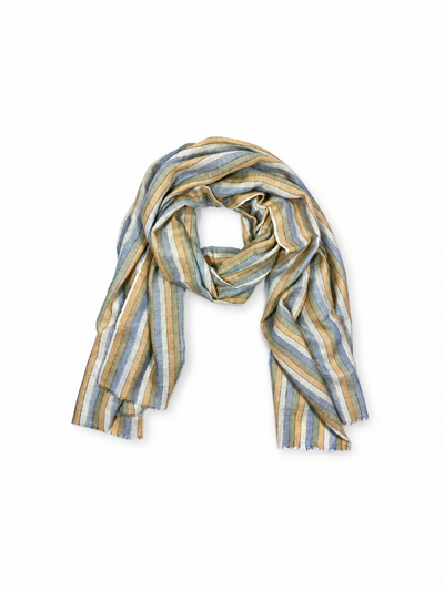 Kashmiri - Coastal Lines – vollständiger Cashmere-Schal auf Weiss mit weichem Studioschatten