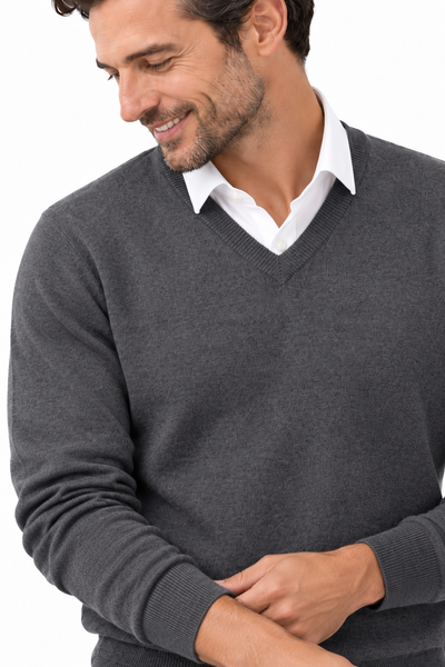 Angle Natural – V-Ausschnitt-Pullover für Herren – Strickdetail