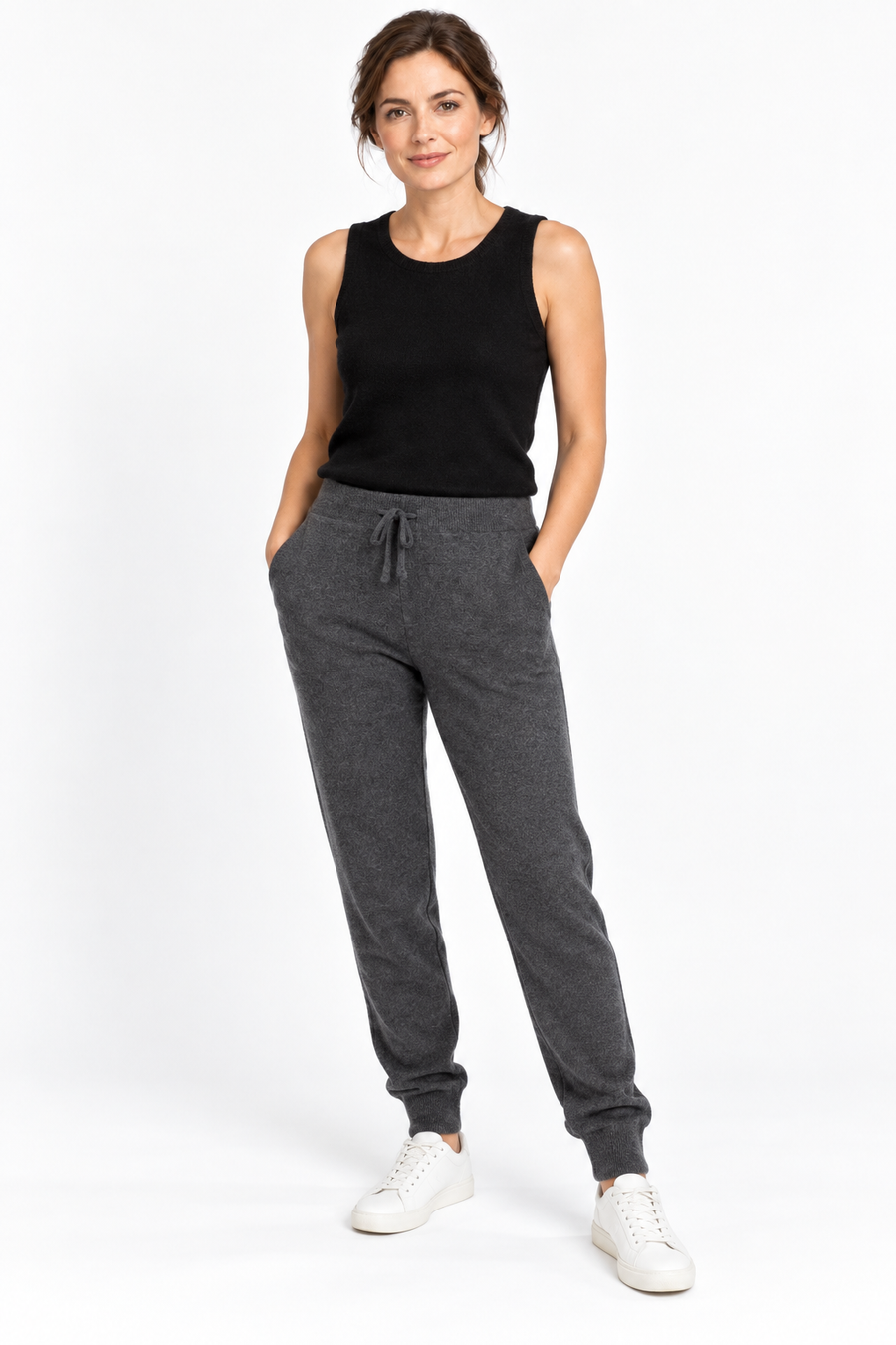 Rest Natural – Strick-Jogger für Damen – Modellansicht