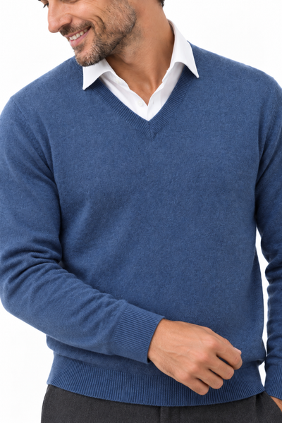 Angle – V-Ausschnitt-Pullover für Herren – Strickdetail