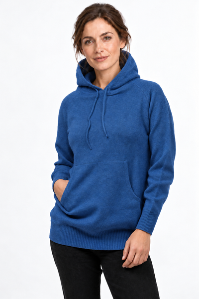 Aura Cashmere ND-1390-C10230 Denimblau – Aura-Frau-Model