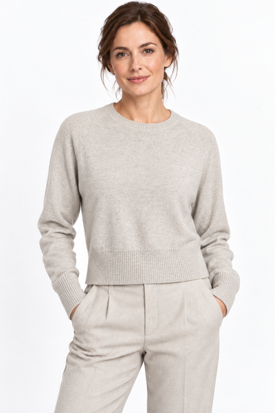 Shortline – Kurzer Rundhals-Pullover – Modellansicht