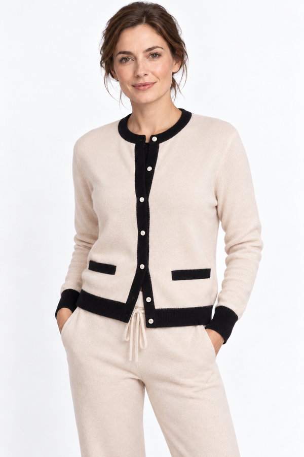 Outline – Cardigan mit Kontrastblenden – Modellansicht