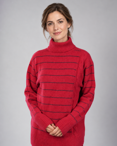 Gestreifter Rollkragen-Pullover aus 100 % Cashmere in Rot am Aura-Model