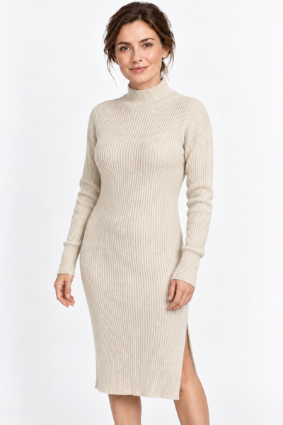 Aura Sidecut Strickkleid in Naturbeige – Vorderansicht