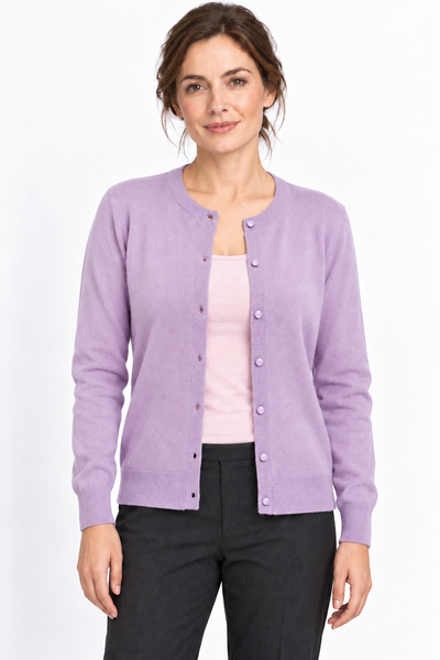 Button – Cardigan a girocollo da donna – Lavanda – Su un modello Aura [ND-1385-C9941]