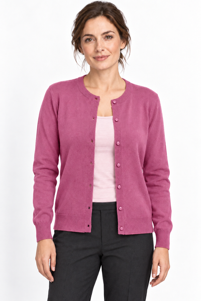 Button – Cardigan a girocollo da donna – Rosa cipria – Su un modello Aura [ND-1385-C9950]